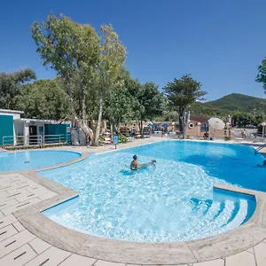 https://villaggio-miramare.it-tuscanyhotel.com